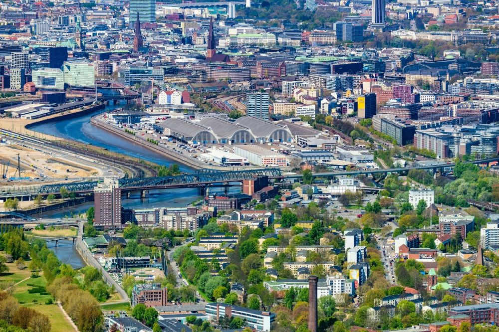 Aerial photograph Hamburg - Building of the wholesale center for flowers, fruits and vegetables in the district Hammerbrook in Hamburg, Germany