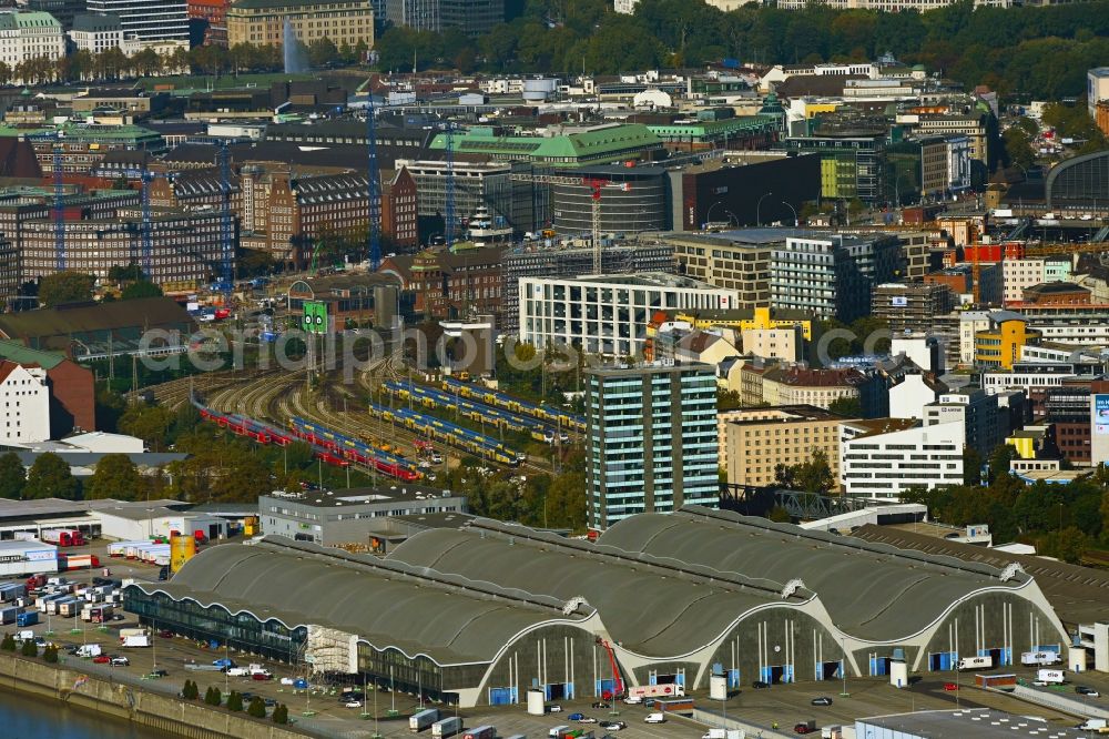 Aerial image Hamburg - Building of the wholesale center fuer Blumen , Obst and Gemuese in the district Hammerbrook in Hamburg, Germany
