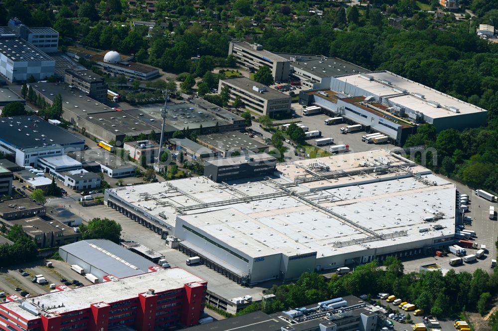 Hamburg from the bird's eye view: Building of the wholesale center Chefs culinar north at the federal road A 7 in the district Bahrenfeld in Hamburg, Germany