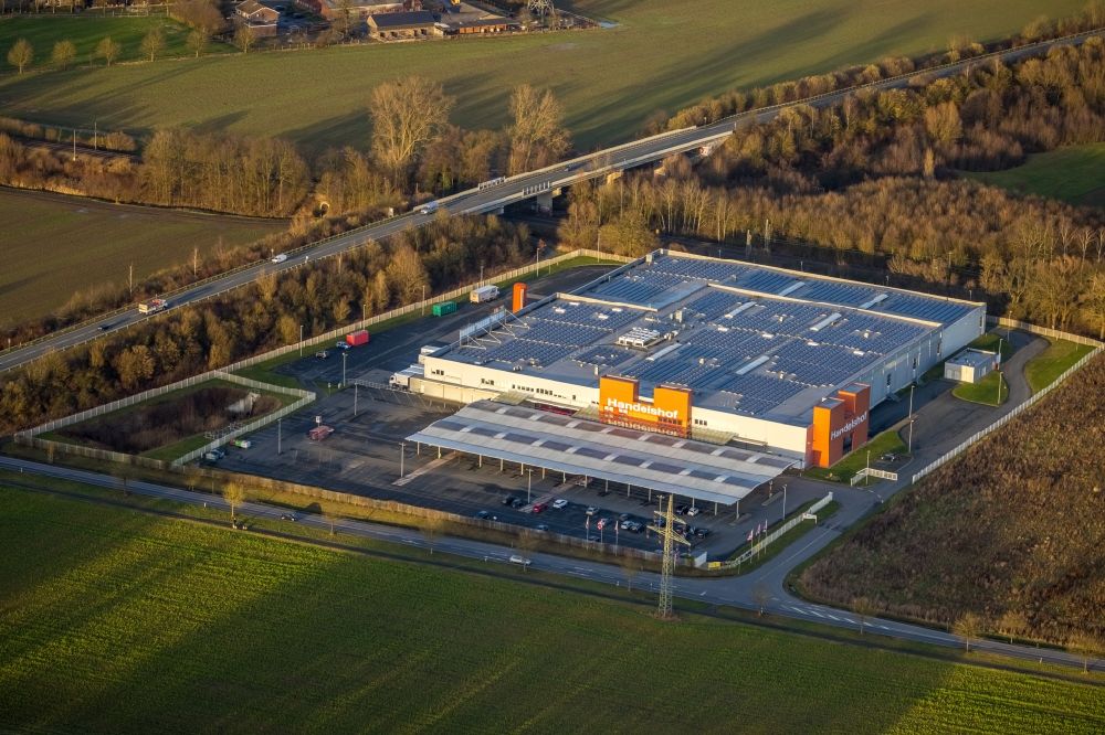 Bockum-Hövel from the bird's eye view: Building of the wholesale center Handelshof Koeln Stiftung & Co. KG in Hamm at Ruhrgebiet in the state North Rhine-Westphalia, Germany