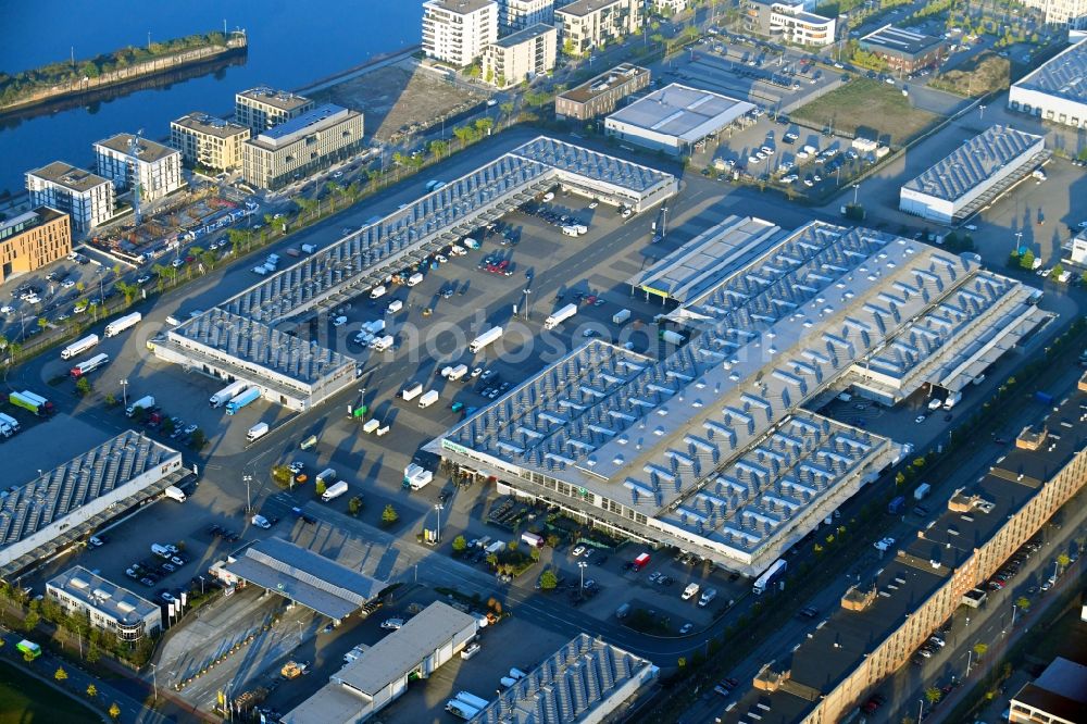 Aerial image Bremen - Building of the wholesale center Am Speicher in the district Walle in Bremen, Germany