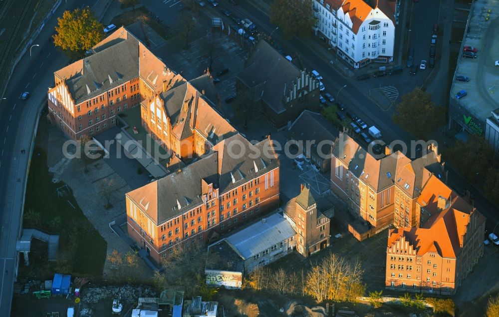 Aerial image Berlin - Building the hostel DJH Jugendherberge Berlin Ostkreuz an der Marktstrasse in Berlin in Germany