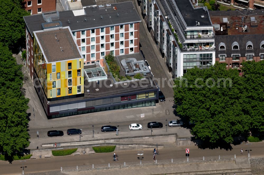 Aerial photograph Bremen - Building the hostel DJH Jugendherberge Bremen on street Kalkstrasse in the district Altstadt in Bremen, Germany