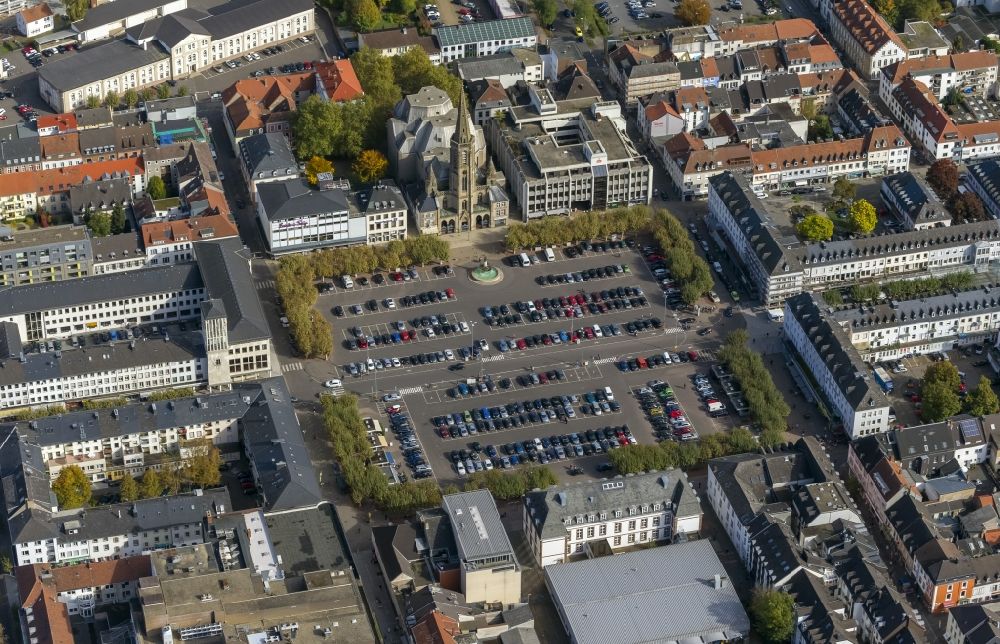 Aerial image Saarlouis - Building of the Catholic Church at St. Louis Grand Market Place in the city center of Saarlouis in Saarland