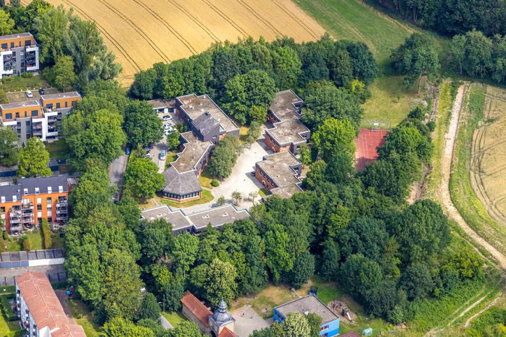 Dortmund from above - Buildings of the Childrens and Youth Home Jugendwohngruppe Bruecherhofstrasse in Dortmund at Ruhrgebiet in the state North Rhine-Westphalia, Germany