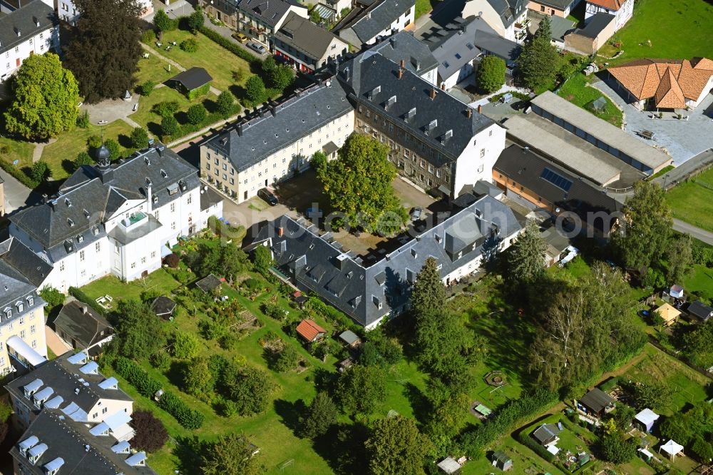Aerial photograph Ebersdorf - Buildings of the Childrens and Youth Home Ruestzeitenheim Sonnenschein in Ebersdorf in the state Thuringia, Germany