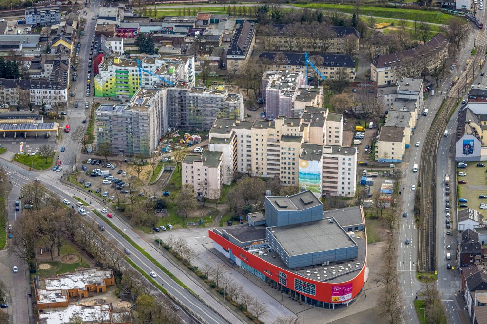 Aerial photograph Duisburg - Building of the concert hall and theater playhouse on street Plessingstrasse in the district Dellviertel in Duisburg at Ruhrgebiet in the state North Rhine-Westphalia, Germany