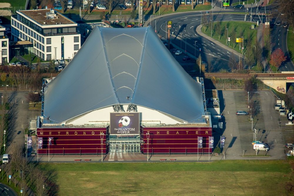 Aerial photograph Oberhausen - Building of the concert hall and theater playhouse in Oberhausen in the state North Rhine-Westphalia