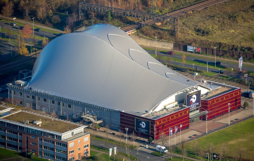 Oberhausen from above - Building of the concert hall and theater playhouse in Oberhausen in the state North Rhine-Westphalia