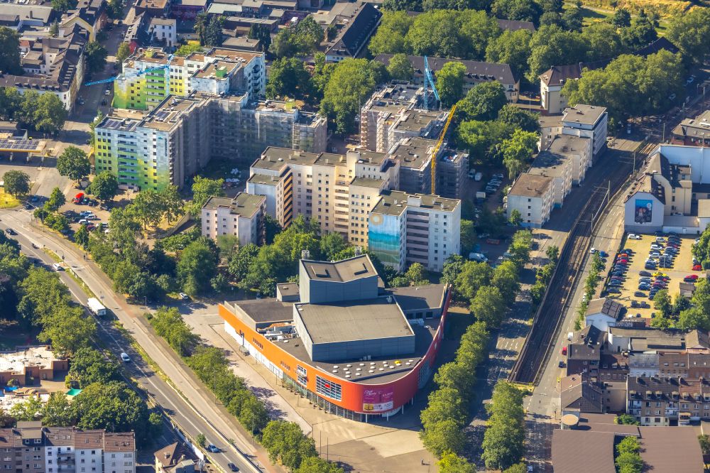Aerial image Duisburg - Building of the concert hall and theater playhouse on street Plessingstrasse on street Plessingstrasse in the district Dellviertel in Duisburg at Ruhrgebiet in the state North Rhine-Westphalia, Germany