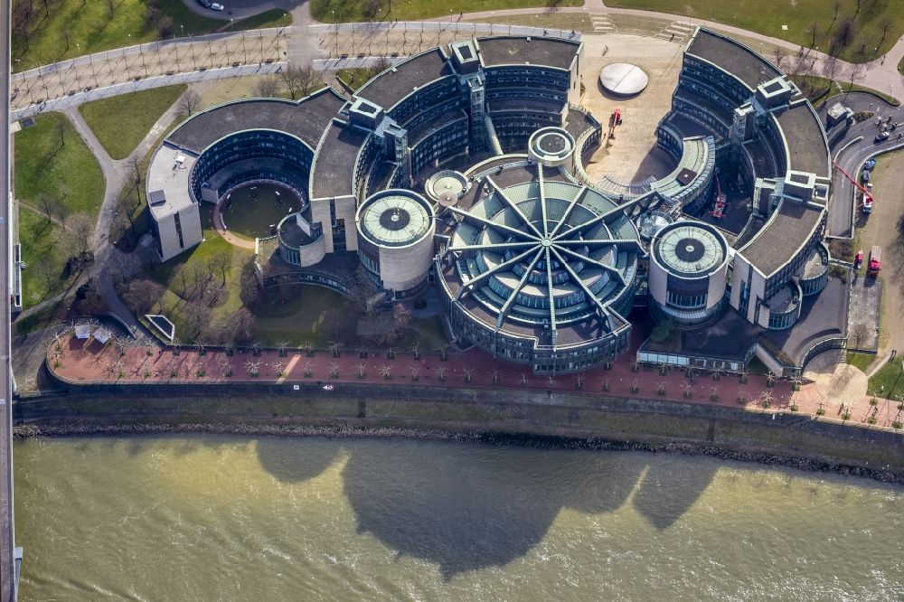 Düsseldorf from the bird's eye view: Building of parliament from Dusseldorf to the seat of the state government and the country's parliament on the banks of the river Rhine in Dusseldorf in North Rhine-Westphalia NRW