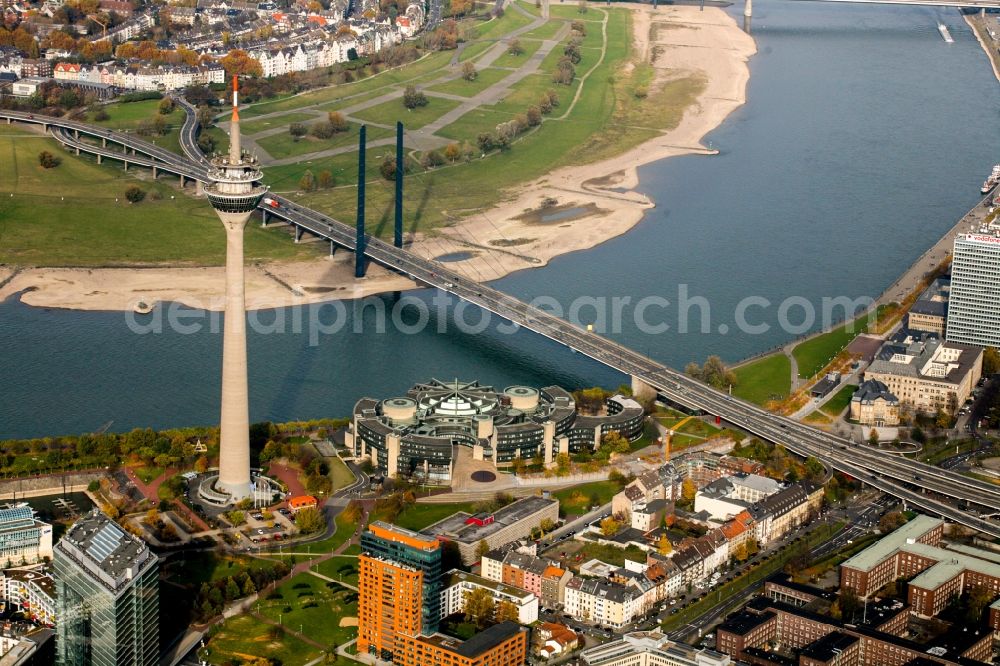 Aerial image Düsseldorf - Building of parliament from Dusseldorf to the seat of the state government and the country's parliament on the banks of the river Rhine in Dusseldorf in North Rhine-Westphalia NRW