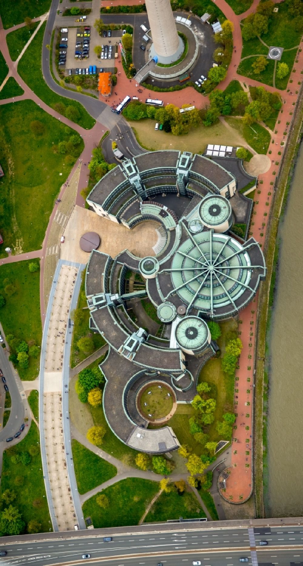 Aerial photograph Düsseldorf - Building of parliament to the seat of the state government and the country's parliament on the banks of the river Rhine in Dusseldorf in North Rhine-Westphalia NRW
