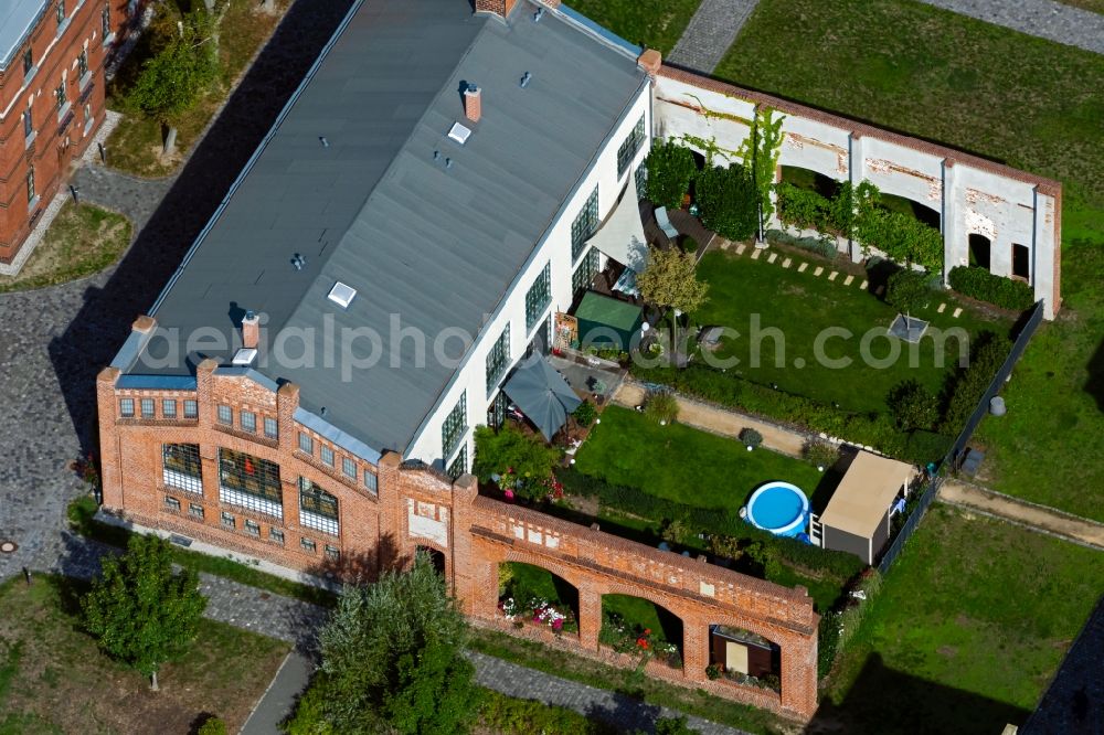 Aerial photograph Leipzig - Building of a multi-family residential building with gardens on Olbrichtstrasse in the district Gohlis-Nord in Leipzig in the state Saxony, Germany