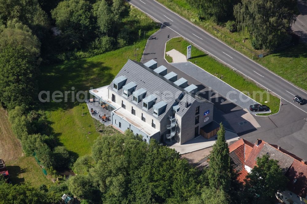 Aerial photograph Obergeis - Building of a multi-family residential building on Kreuzeichenstrasse in Obergeis in the state Hesse, Germany