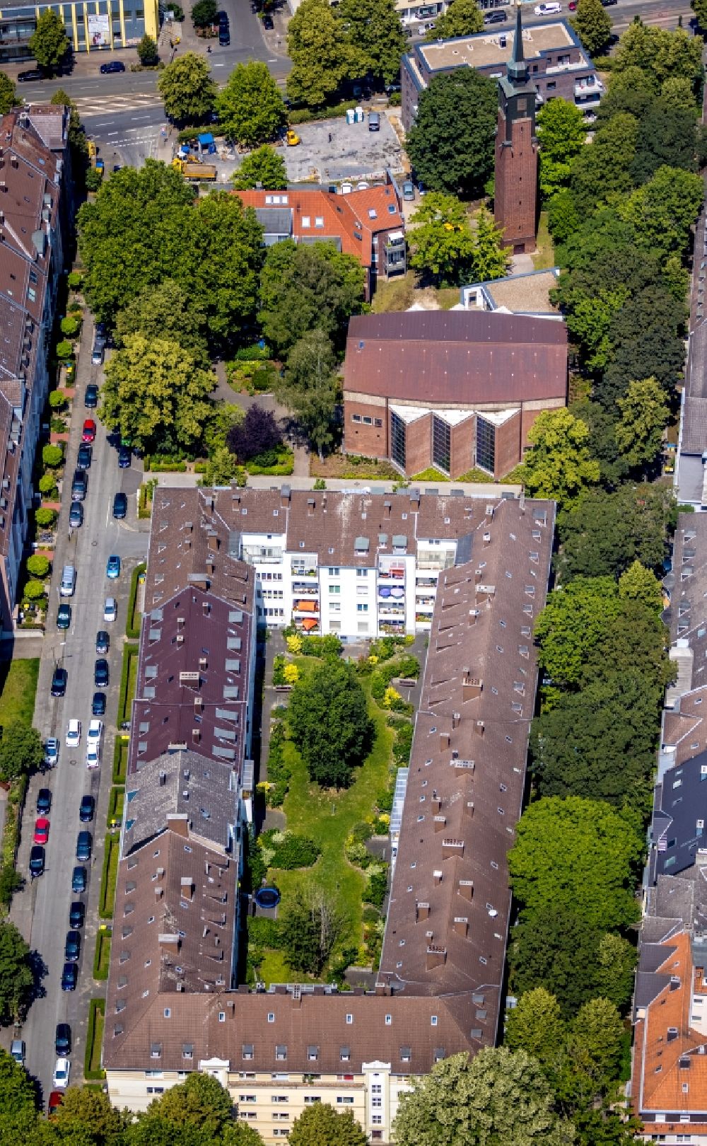 Dortmund from above - Building of a multi-family residential building Melanchthonstrasse and Calvinstrasse in the district Funkenburg in Dortmund in the state North Rhine-Westphalia, Germany