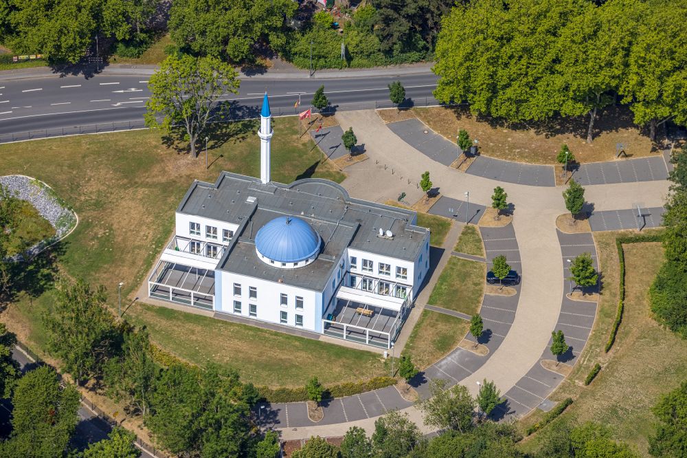 Aerial image Dortmund - Building of the mosque DITIB-Moschee Dortmund-Hoerde on street Friedensweg in the district Clarenberg in Dortmund at Ruhrgebiet in the state North Rhine-Westphalia, Germany