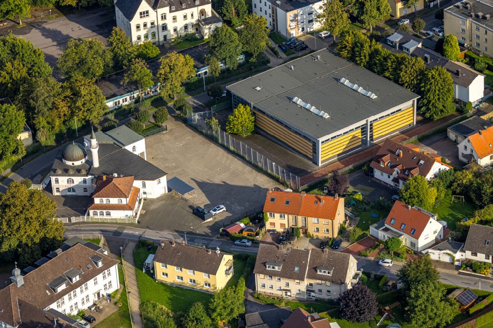 Aerial image Werl - Building of the mosque DITIB Werl Zentral Moschee on street Steinerbruecke in Werl at Ruhrgebiet in the state North Rhine-Westphalia, Germany