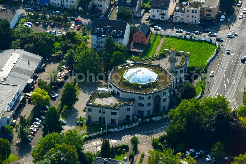 Bonn from the bird's eye view: Building of the mosque Koenig-Fahd-Akademie on Mallwitzstrasse in the district Bad Godesberg in Bonn in the state North Rhine-Westphalia, Germany