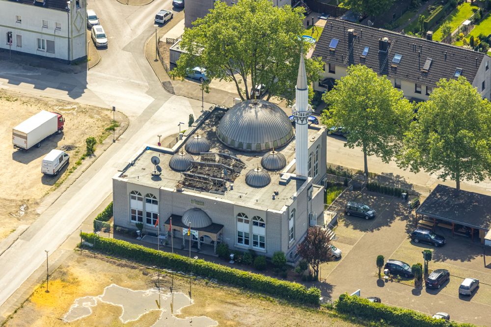 Aerial image Gladbeck - Building of the mosque on Wielandstrasse in Gladbeck at Ruhrgebiet in the state of North Rhine-Westphalia