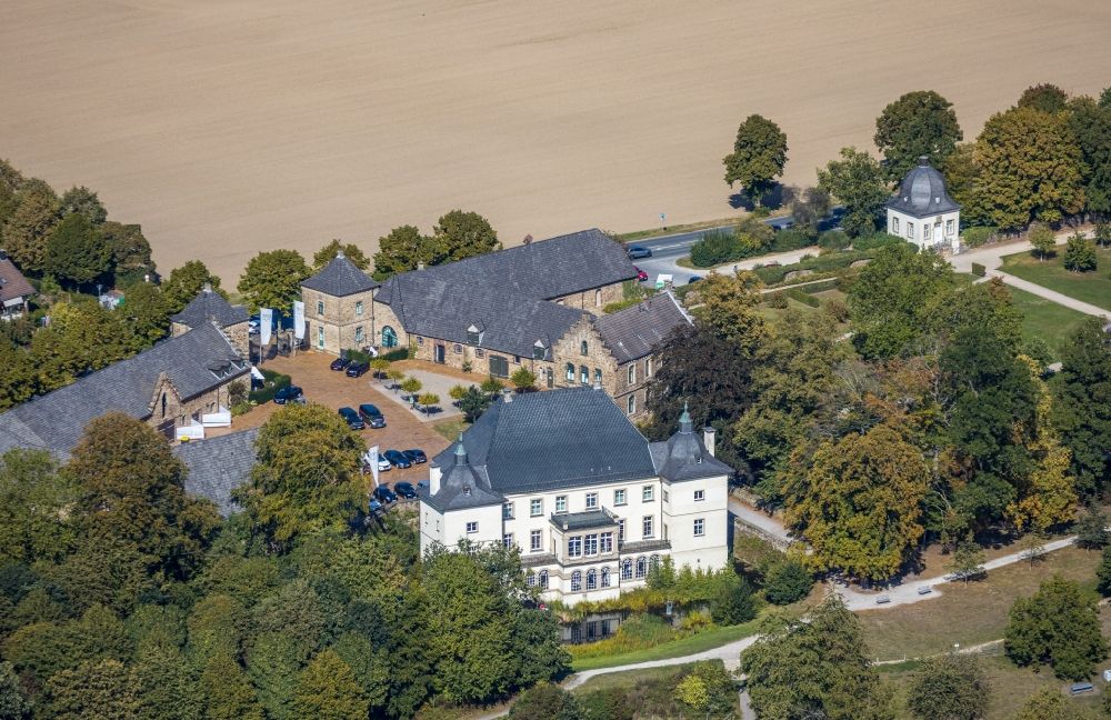 Holzwickede from the bird's eye view: Buildings and parks at the mansion of the farmhouse Haus Opherdicke in Holzwickede in the state North Rhine-Westphalia, Germany