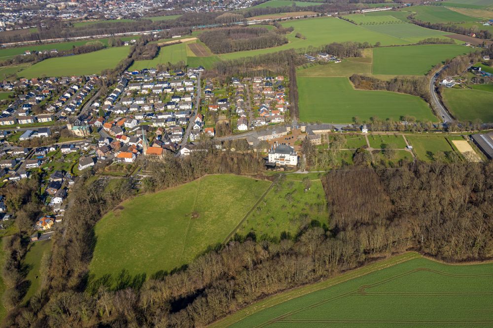 Aerial photograph Opherdicke - Buildings and parks at the mansion of the farmhouse Haus Opherdicke in Opherdicke in the state North Rhine-Westphalia, Germany
