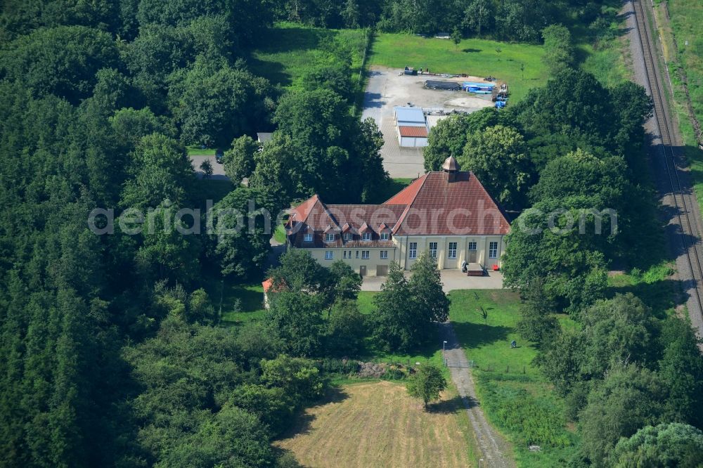 Hornhausen from above - Buildings and parks at the mansion of the farmhouse in Hornhausen in the state Saxony-Anhalt, Germany