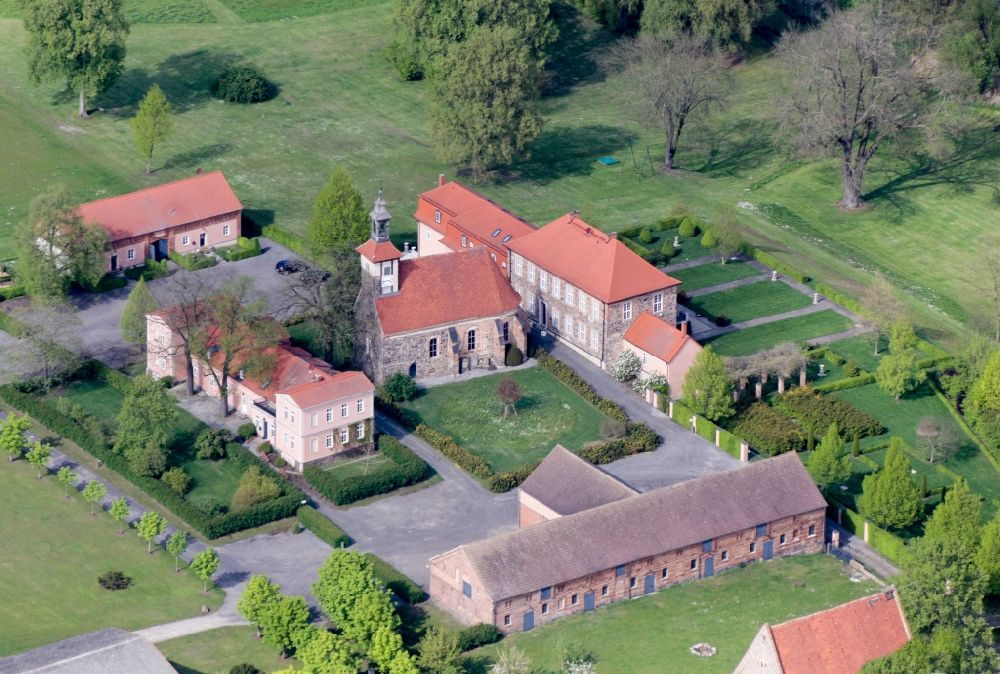Aerial image Lietzen - Buildings and parks at the mansion of the farmhouse of the Komturei - commandry in Lietzen in the state Brandenburg