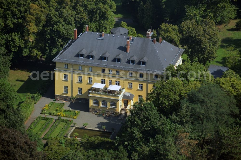 Parthenstein from the bird's eye view: Buildings and parks at the mansion of the farmhouse in Parthenstein in the state Saxony
