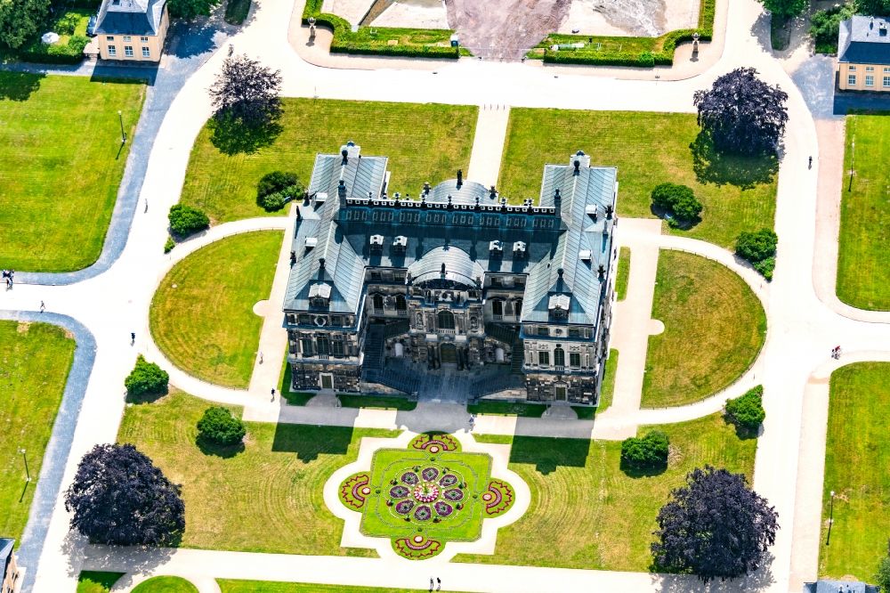Aerial photograph Dresden - Buildings and parks of the manor house Palais - Grosser Garten in Dresden in the state Saxony, Germany