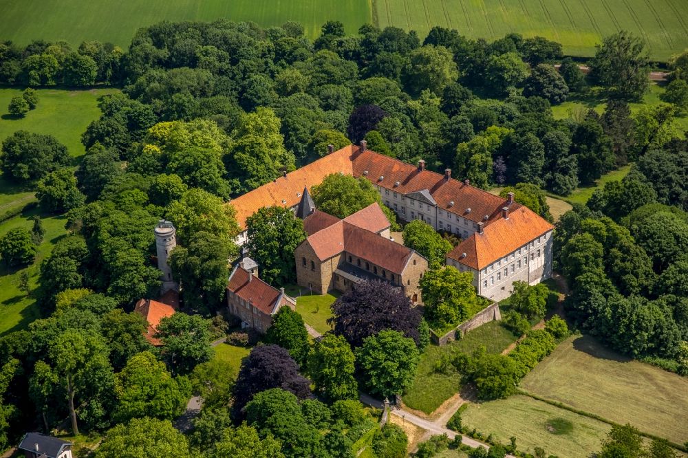 Aerial photograph Selm, Cappenberg - Building and Castle Park Castle Cappenberg in Selm in the state North Rhine-Westphalia
