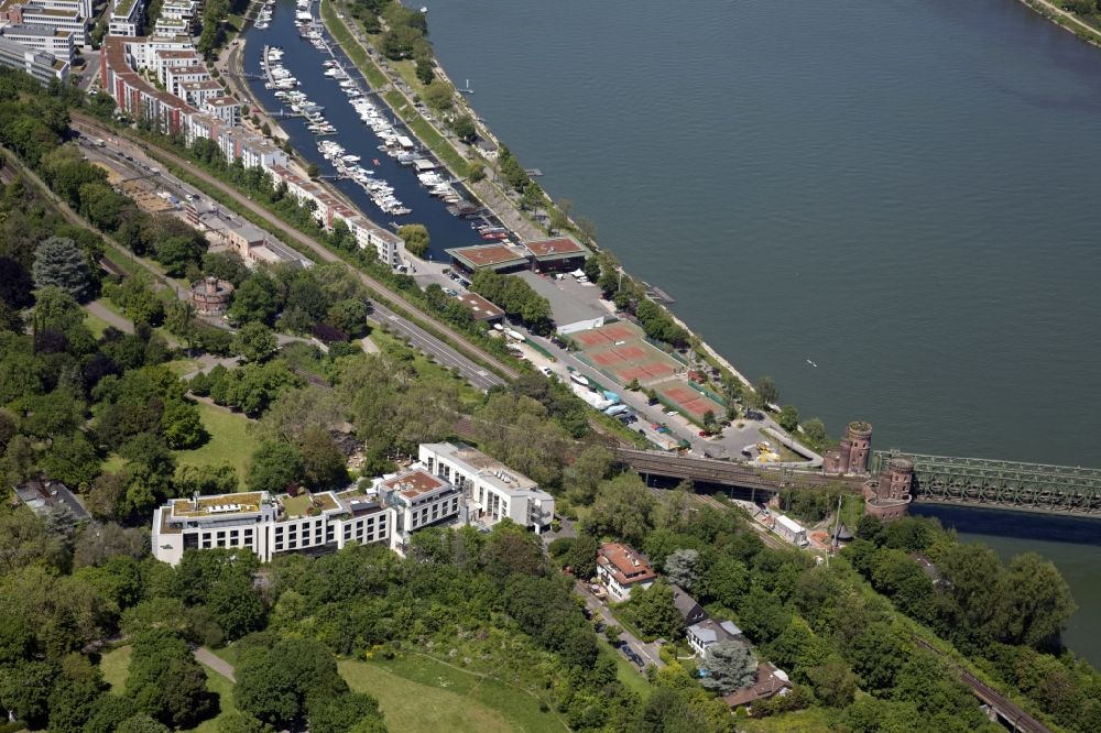Aerial image Mainz - Castle hotel building Favorite in Mainz in the state Rhineland-Palatinate, Germany