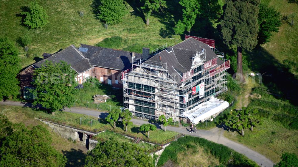 Aerial photograph Königswinter - Ruin of vacant building Burghof in Koenigswinter in the state North Rhine-Westphalia, Germany
