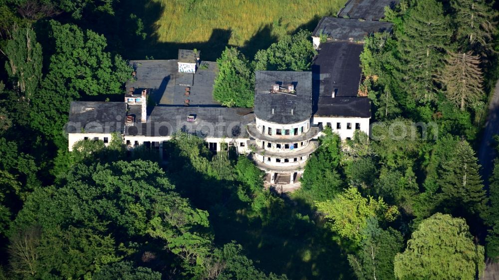 Aerial image Gernrode - Ruin of vacant building FDGB-Ferienheim Fritz-Heckert in Gernrode in the state Saxony-Anhalt, Germany
