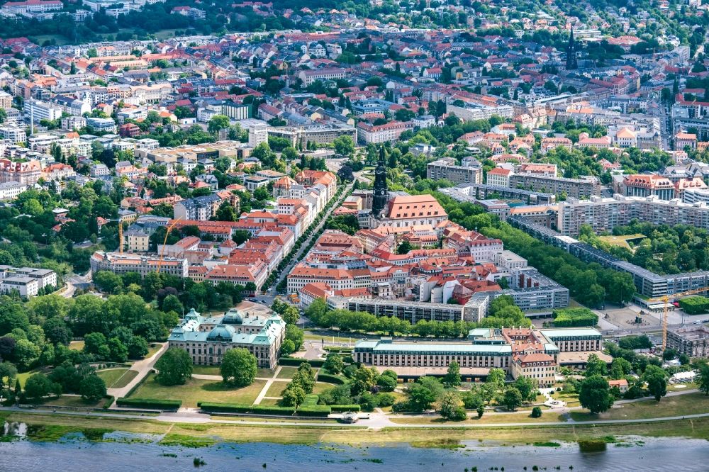 Dresden from the bird's eye view: Castle hotel building Bellevue in Dresden in the state Saxony, Germany