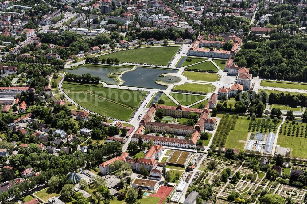 München from the bird's eye view: Building and Castle Park Castle Nymphenburg im Stadtteil Neuhausen-Nymphenburg in Munich in the state Bavaria
