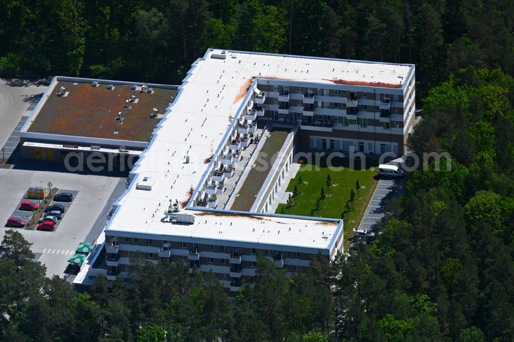 Aerial photograph Hohen Neuendorf - Building of the retirement center in Hohen Neuendorf in the state Brandenburg, Germany
