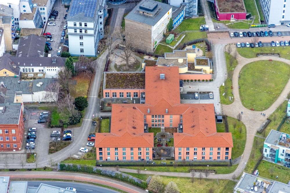 Aerial image Oberhausen - Building of the retirement center and Children's and Family Centers Gute Hoffnung An der Guten Hoffnung in the district Sterkrade-Nord in Oberhausen at Ruhrgebiet in the state North Rhine-Westphalia, Germany
