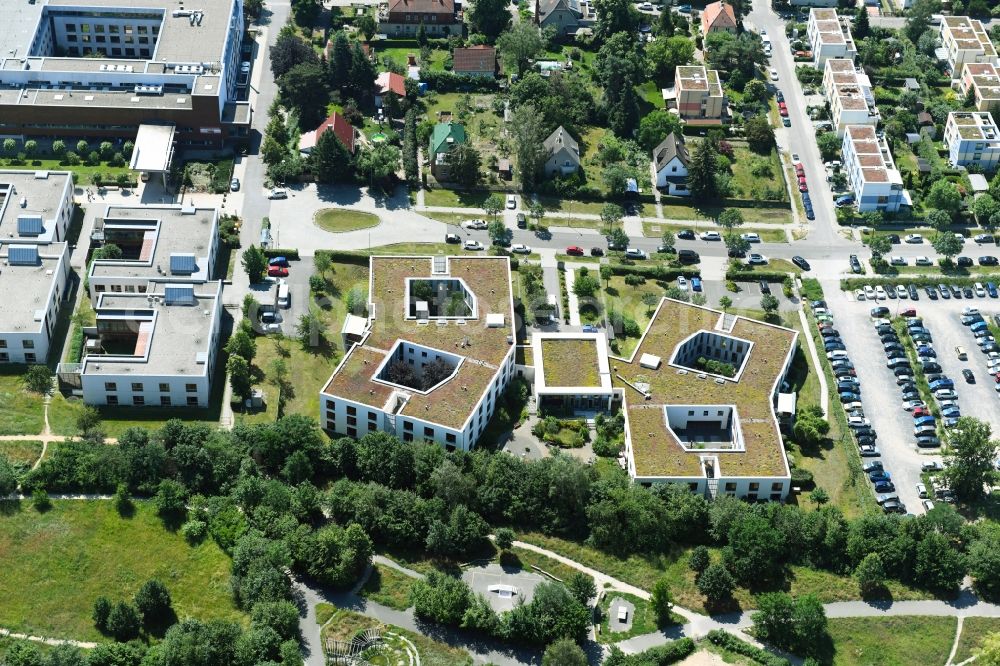 Aerial image Berlin - Building of the retirement center Seniorenzentrum St. Michael on Hoehensteig in the district Bohnsdorf in Berlin, Germany