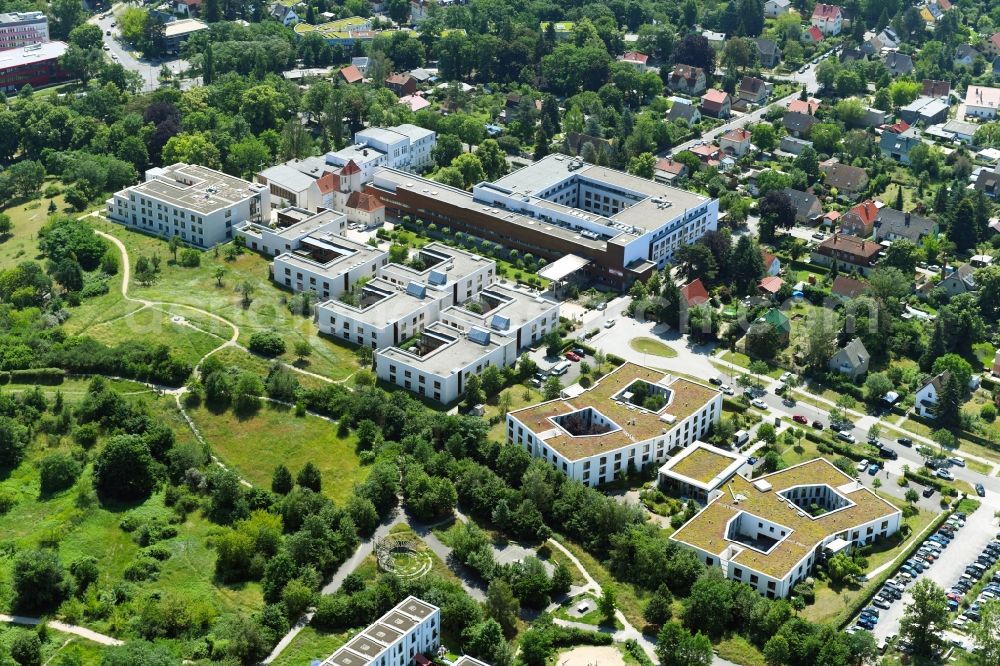 Aerial photograph Berlin - Building of the retirement center Seniorenzentrum St. Michael on Hoehensteig in the district Bohnsdorf in Berlin, Germany