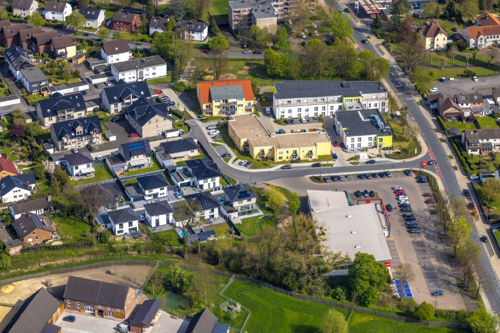 Aerial photograph Bönen - Building of the retirement center Seniorenhaus Boenen on street Heinrich-Wieschhoff Strasse in the district Nordboegge in Boenen at Ruhrgebiet in the state North Rhine-Westphalia, Germany