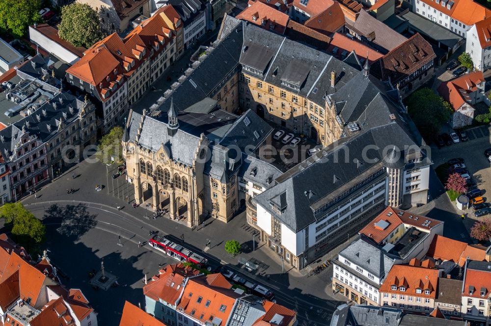 Erfurt from the bird's eye view: Town Hall building of the city administration on Fischmarkt in of Altstadt in Erfurt in the state Thuringia, Germany