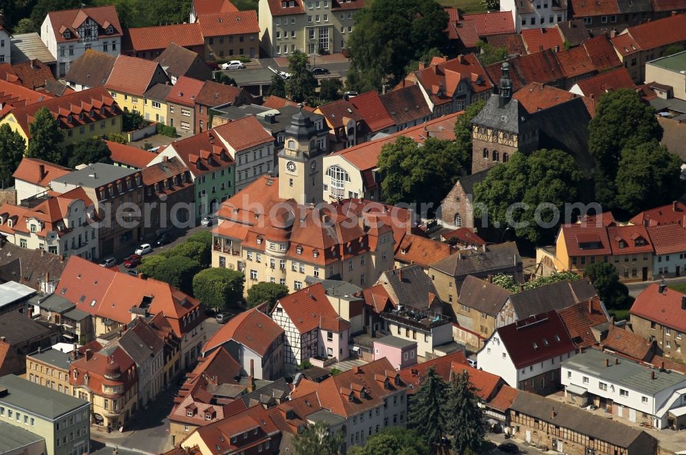 Artern/Unstrut from the bird's eye view: Town Hall building of the city administration on Markt in Artern/Unstrut in the state Thuringia, Germany