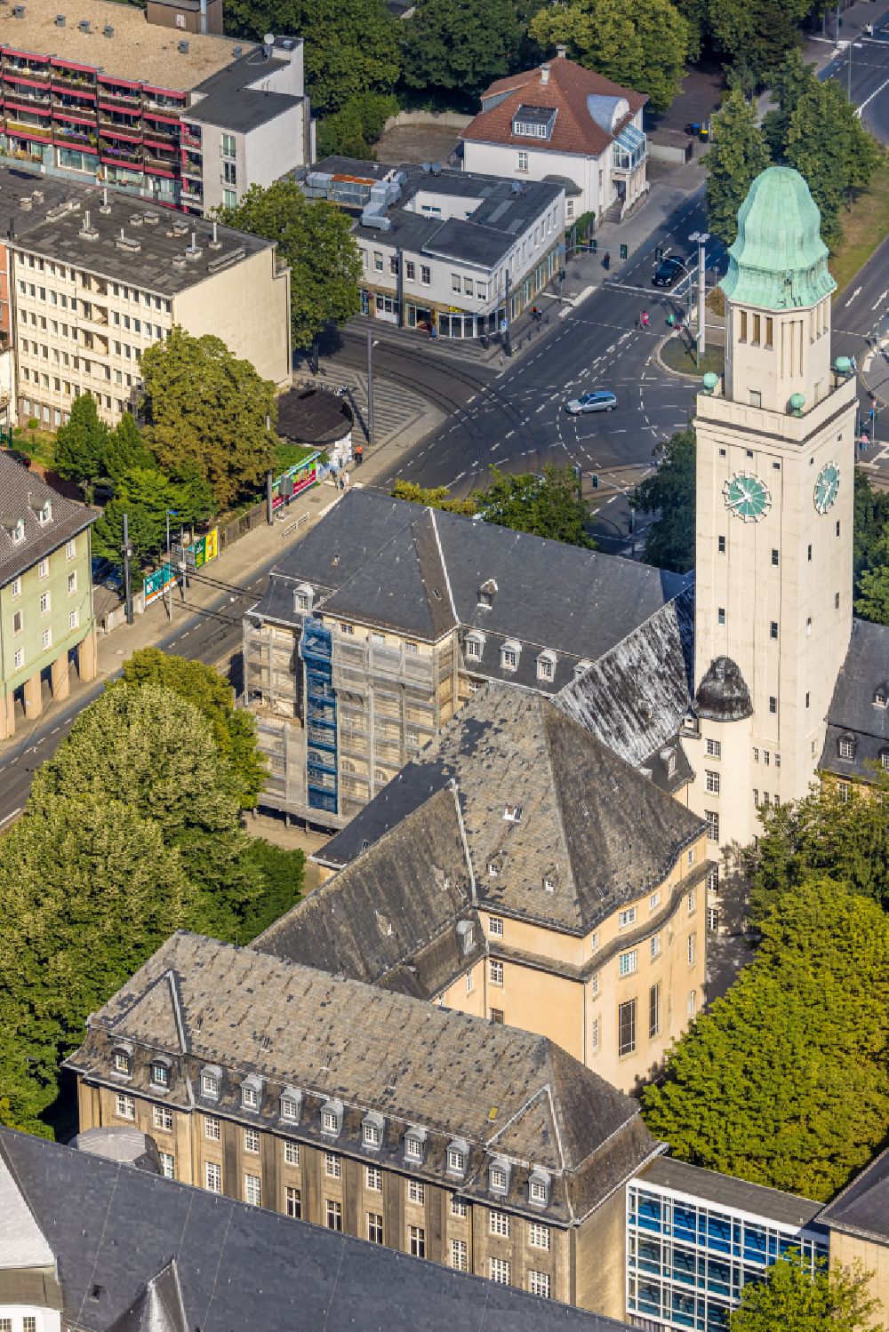 Aerial photograph Gelsenkirchen - Town Hall building of the city administration Buer on the main square in the district Buer in Gelsenkirchen at Ruhrgebiet in North Rhine-Westphalia, Germany
