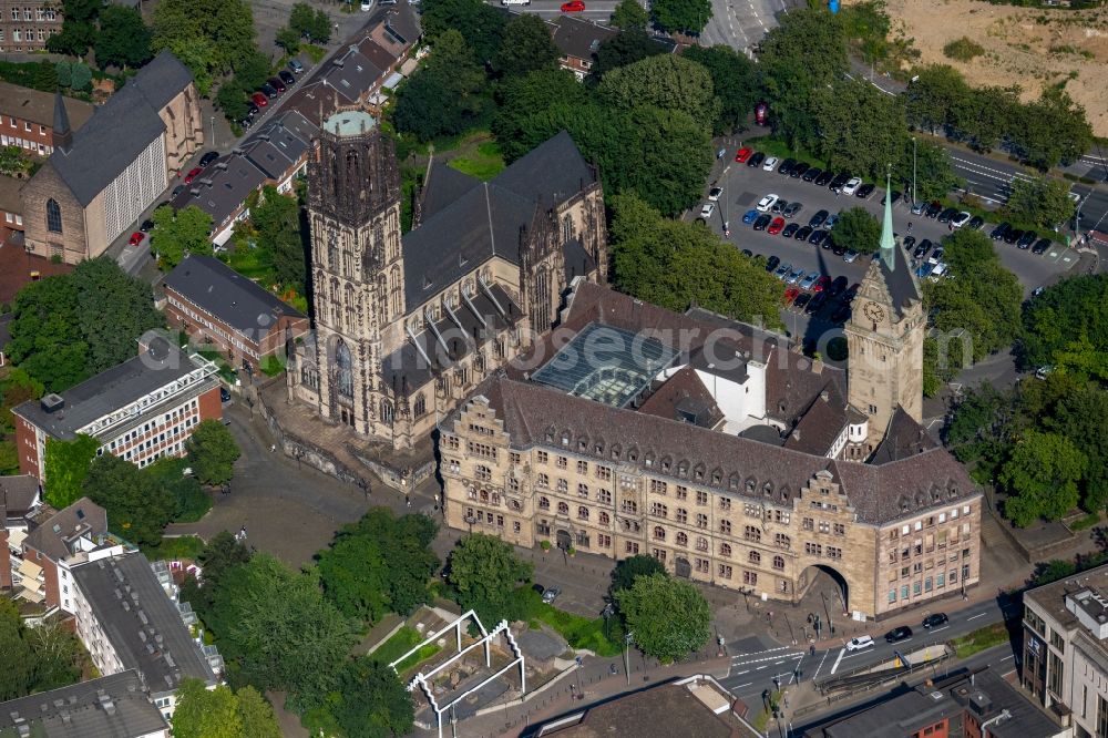 Aerial image Duisburg - Building of the town hall of the city administration and Salvatorkirche on Burgplatz in the district Altstadt in Duisburg in the Ruhr area in the state North Rhine-Westphalia, Germany