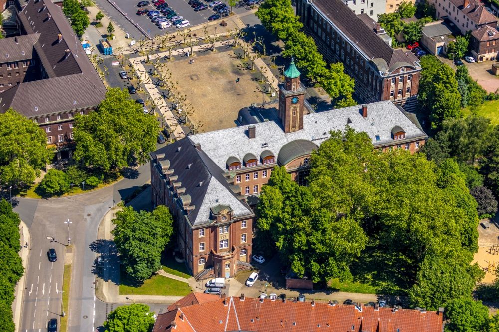 Herne from above - Town Hall building of the city administration on Friedrich-Ebert-Platz in Herne in the state North Rhine-Westphalia, Germany