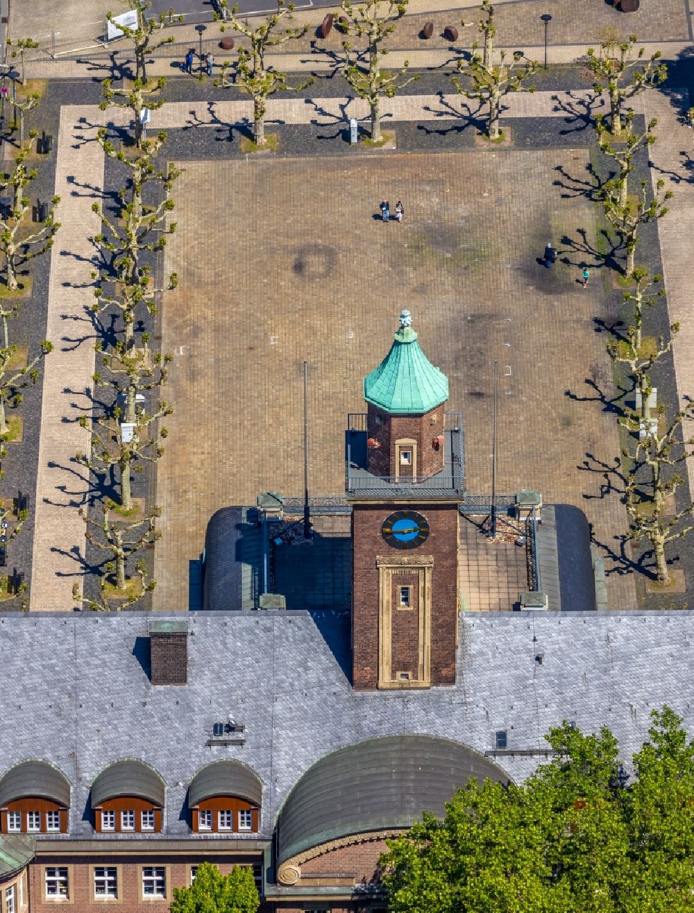 Herne from the bird's eye view: Town Hall building of the city administration on Friedrich-Ebert-Platz in Herne in the state North Rhine-Westphalia, Germany