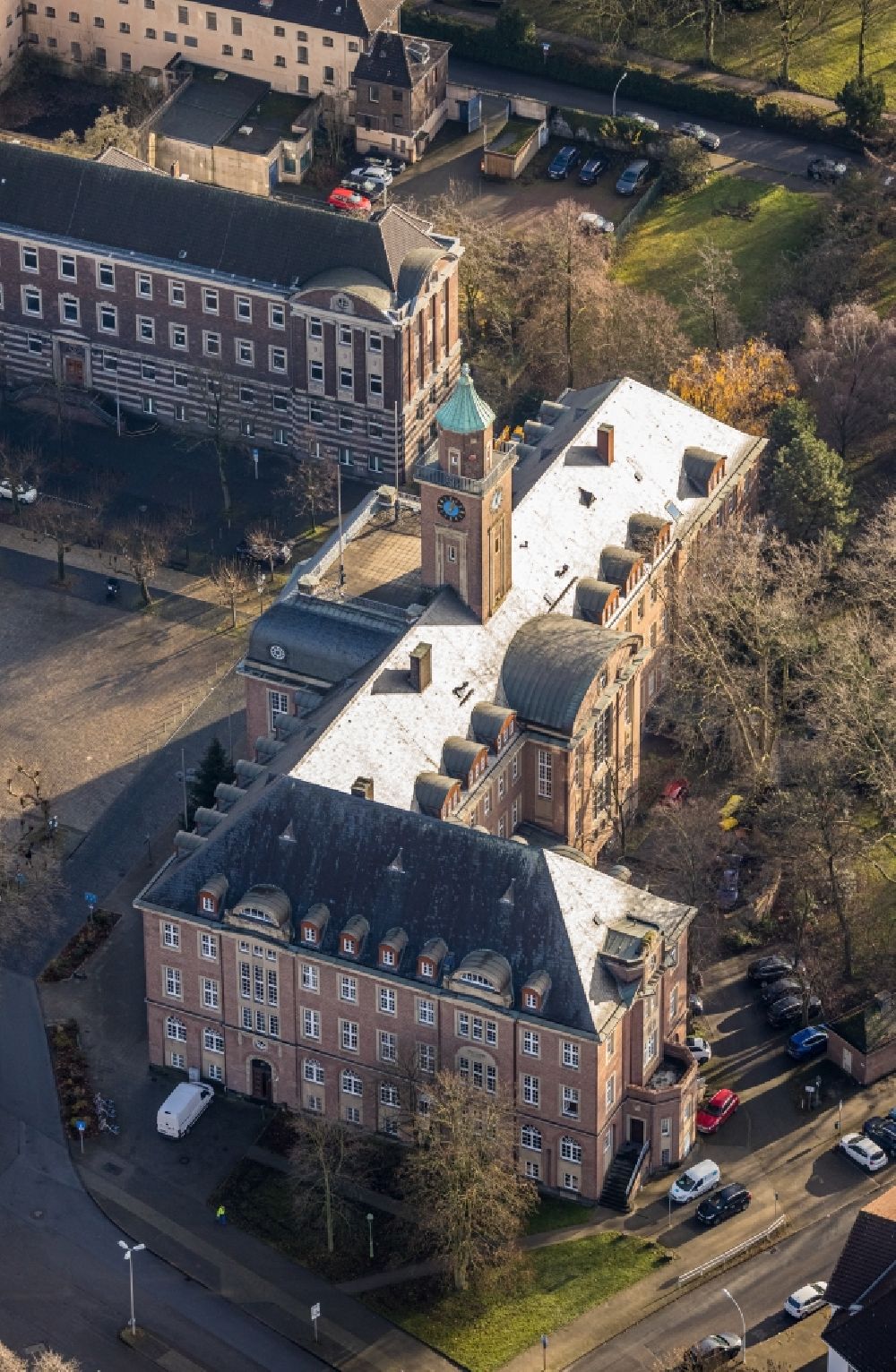 Aerial image Herne - Town Hall building of the city administration on Friedrich-Ebert-Platz in Herne in the state North Rhine-Westphalia, Germany