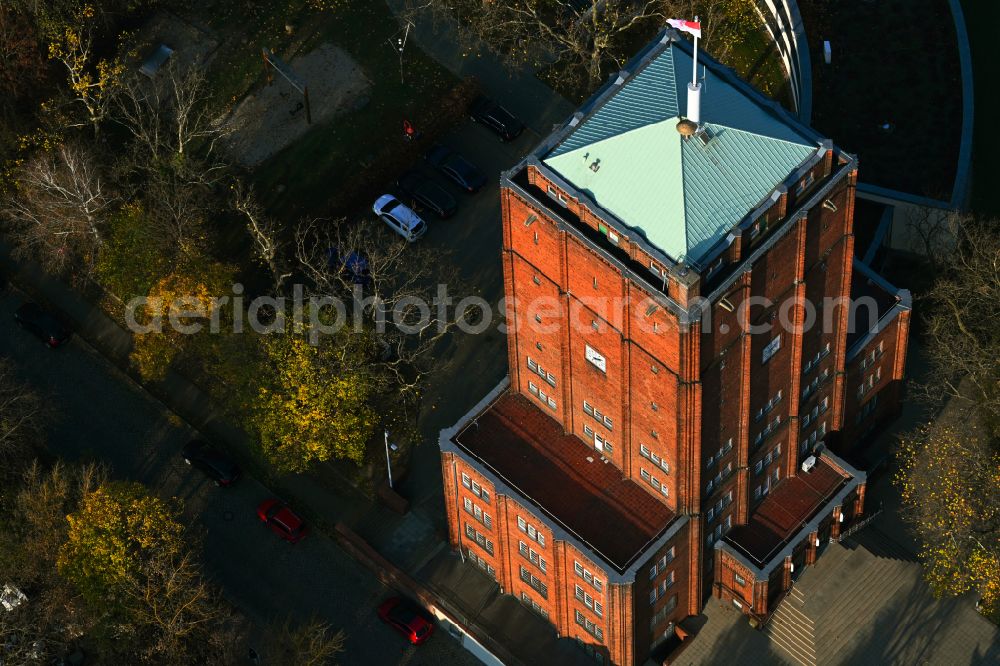 Aerial photograph Neuenhagen - Town Hall building of the city administration - Gemeindeverwaltung in Neuenhagen in the state Brandenburg