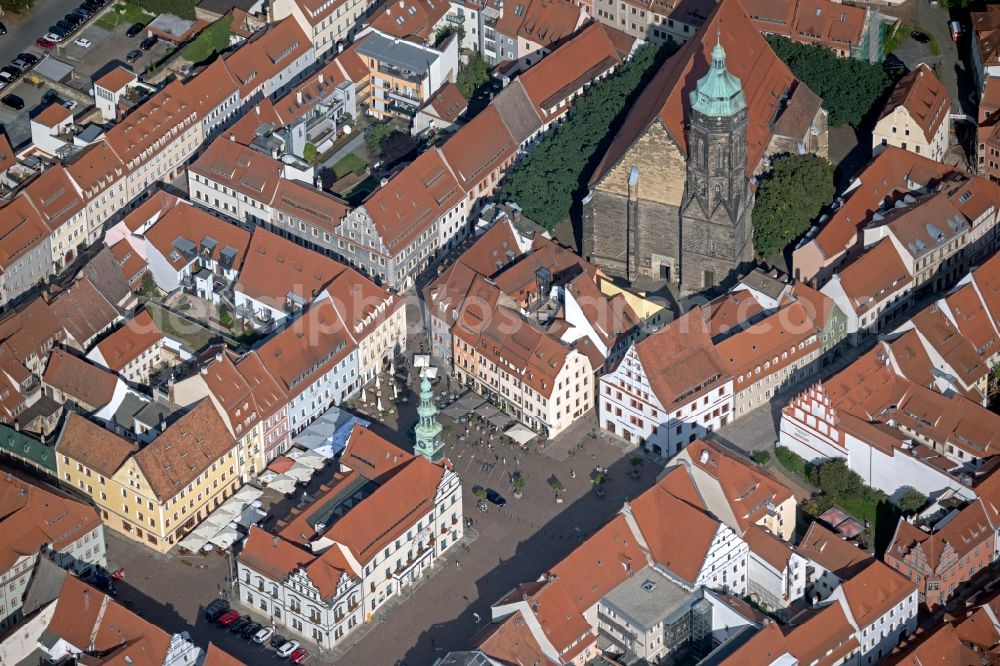 Pirna from the bird's eye view: Town Hall building of the City Council Am Markt in the inner city in Pirna in the state Saxony, Germany